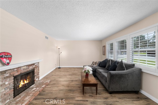 Detail Gallery Image 3 of 34 For 209 Anita Ct, Redlands,  CA 92373 - 3 Beds | 2 Baths