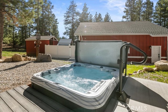 Detail Gallery Image 35 of 52 For 42425 Fox Farm Rd, Big Bear Lake,  CA 92315 - 2 Beds | 1 Baths