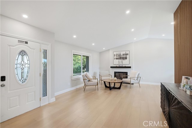 Detail Gallery Image 3 of 55 For 8093 Banyan, Rancho Cucamonga,  CA 91701 - 4 Beds | 2/1 Baths