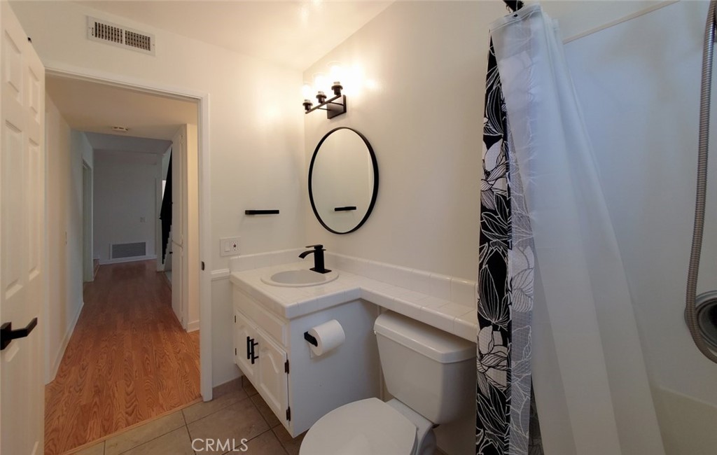 https://media.crmls.org/medias/2d2fad25-cb0d-4791-8497-23e439168e97.jpg?preset=X-Large