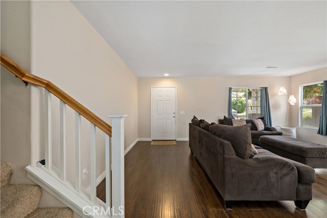 Detail Gallery Image 5 of 46 For 32026 Poppy Way, Lake Elsinore,  CA 92532 - 4 Beds | 2/1 Baths