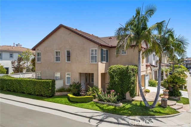 1 Country Walk Drive, Aliso Viejo CA: https://media.crmls.org/medias/2d30bec2-f0ad-478e-a444-c0f335897d2d.jpg