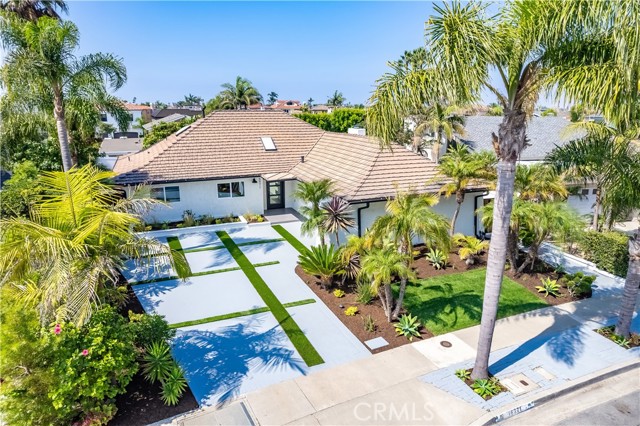 16971 Roundhill Dr, Huntington Beach, CA 92649