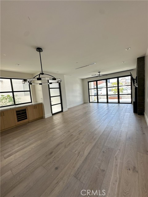 Detail Gallery Image 3 of 36 For 230 2nd St, Huntington Beach,  CA 92648 - 3 Beds | 3/2 Baths