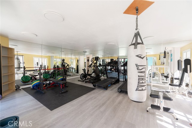 Detail Gallery Image 35 of 54 For 121 Sinclair Ave #207,  Glendale,  CA 91206 - 2 Beds | 2 Baths