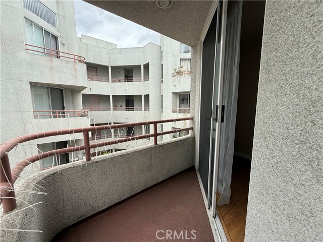 Detail Gallery Image 30 of 35 For 500 S Berendo St #302,  Los Angeles,  CA 90020 - 3 Beds | 2 Baths