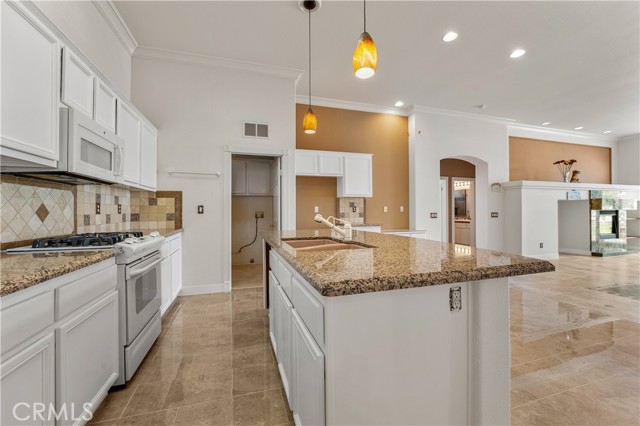 Image 7 of 30 For 960 Hemingway Drive