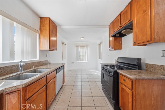 Detail Gallery Image 6 of 21 For 1449 1447 W 83rd, Inglewood,  CA 90047 - 4 Beds | 4 Baths