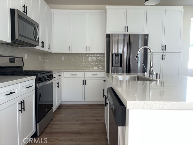 15992 Jaime Lane, Fontana CA: https://media.crmls.org/medias/2d33cd5a-fd34-4760-9383-67785e92838f.jpg