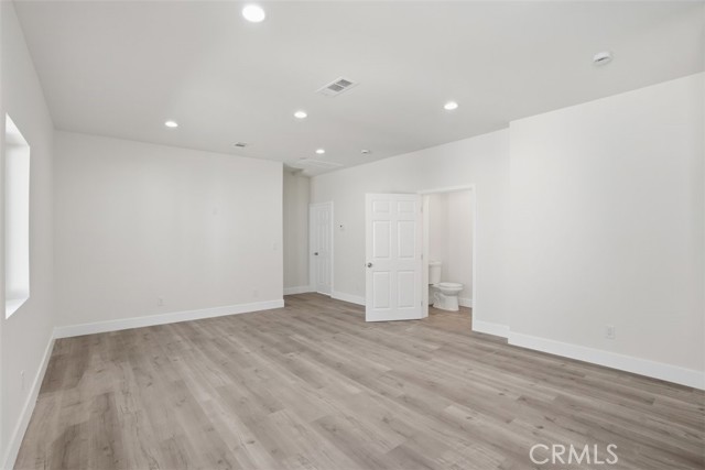 7958 Tampa Ave, Reseda CA: https://media.crmls.org/medias/2d3465d5-4772-4c4b-841d-d66aeefd01a7.jpg
