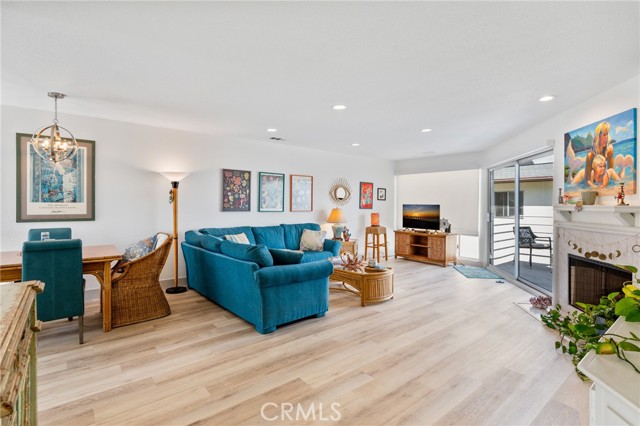 718 W 37th Street, San Pedro CA: https://media.crmls.org/medias/2d34f009-85da-4791-8c85-3e6ae843a7b3.jpg