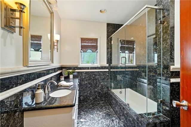 Detail Gallery Image 17 of 33 For 5300 E Appian Way, Long Beach,  CA 90803 - 3 Beds | 2 Baths
