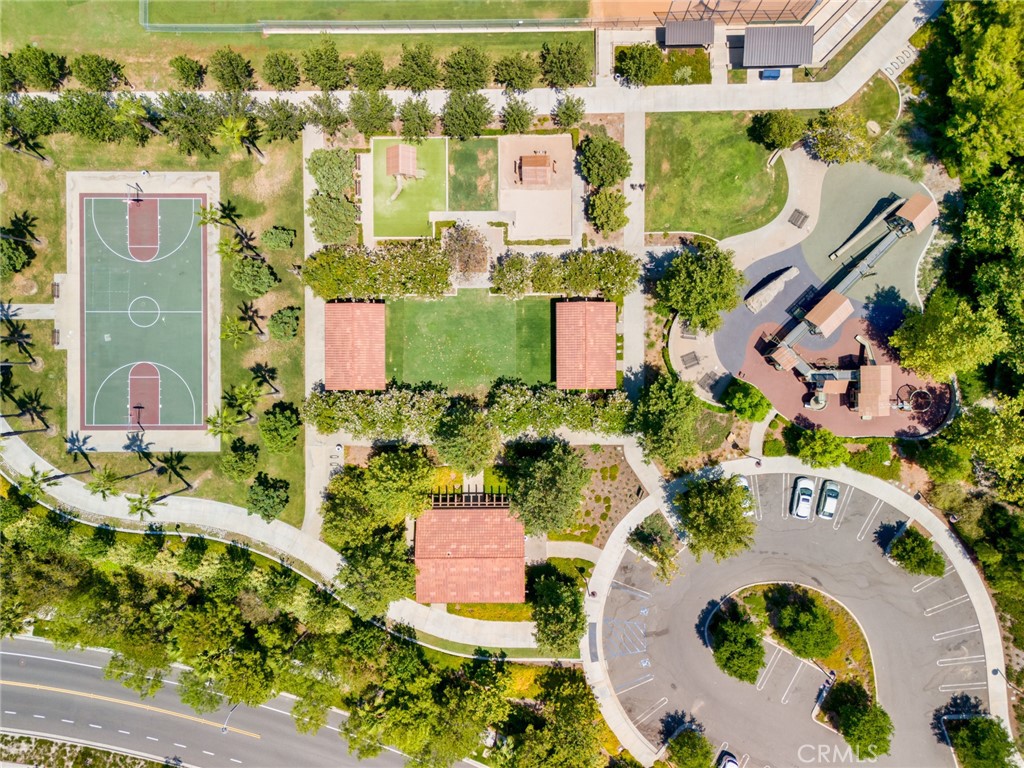 https://media.crmls.org/medias/2d356ba2-a6d2-4273-8f3c-b2edce36a165.jpg?preset=X-Large