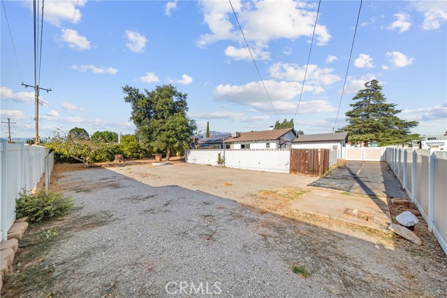 1258 Holly Lane, Calimesa CA: https://media.crmls.org/medias/2d364136-bce2-41e2-b09e-56506b683ac1.jpg