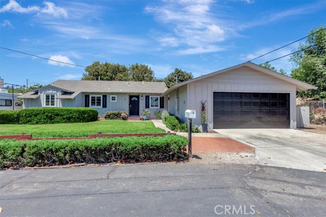 Detail Gallery Image 3 of 34 For 11111 Magda Ln, La Habra,  CA 90631 - 4 Beds | 2/1 Baths