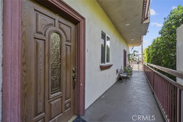 7142 Ethel Avenue, North Hollywood CA: https://media.crmls.org/medias/2d38b7fd-1185-48fa-a8f4-03e569a4f4fe.jpg