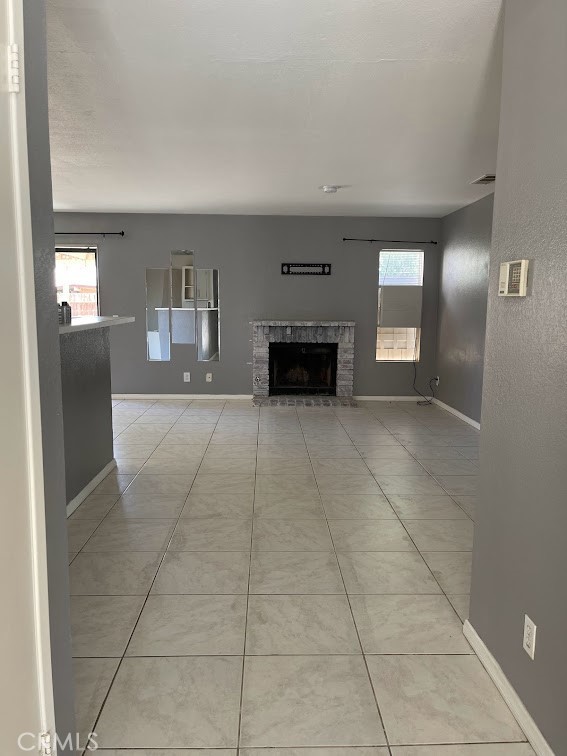 Detail Gallery Image 2 of 8 For 10434 Peach Ct, Adelanto,  CA 92301 - 3 Beds | 2 Baths