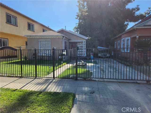 898 57th Street, Los Angeles, California 90011, 2 Bedrooms Bedrooms, ,1 BathroomBathrooms,Single Family Residence,For Sale,57th,SB23209190