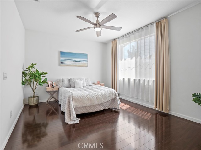 Detail Gallery Image 13 of 33 For 25403 Silver Crest Ct, Saugus,  CA 91350 - 3 Beds | 2/1 Baths