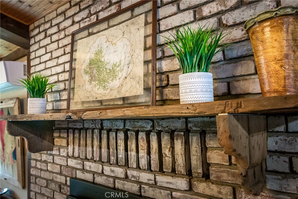 https://media.crmls.org/medias/2d3b2b21-d9b9-412a-b71c-4fae9df8b832.jpg?preset=X-Large
