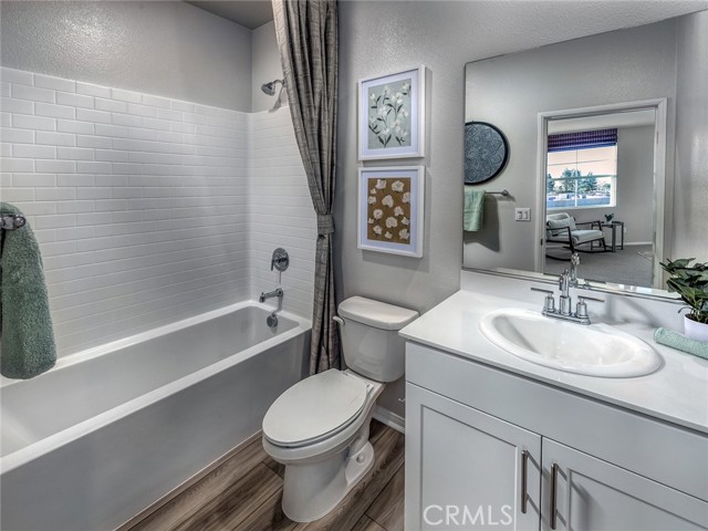 Detail Gallery Image 8 of 20 For 2165 Bergamot St, Redlands,  CA 92374 - 3 Beds | 2/1 Baths