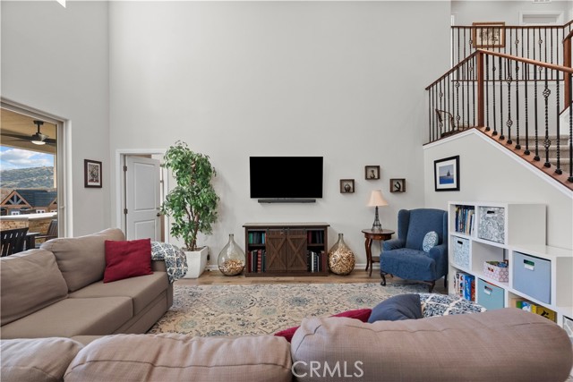 Image 8 of 49 For 18655 Cedar Crest Drive