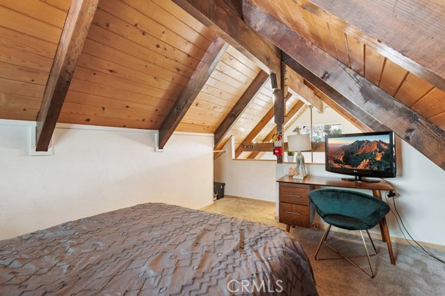 604 Spruce Lane, Sugarloaf CA: https://media.crmls.org/medias/2d3c99fc-6054-4eb1-8eb6-af099c58d3e7.jpg