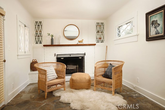 Detail Gallery Image 9 of 33 For 2057 Oakwood St, Pasadena,  CA 91104 - 2 Beds | 1 Baths