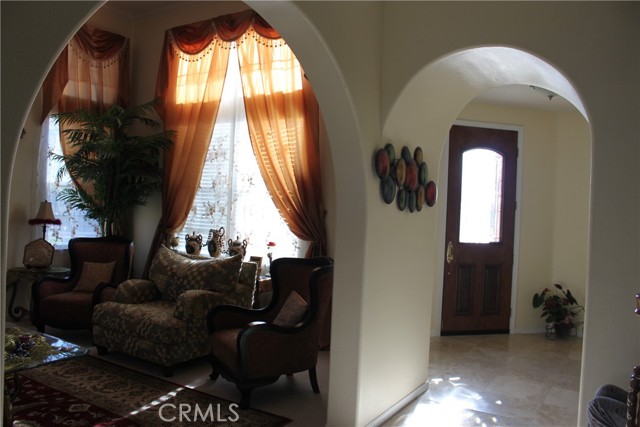 14243 Maya Circle, Moorpark CA: https://media.crmls.org/medias/2d3e6aa8-9afe-497d-ad98-bbea7009b26d.jpg