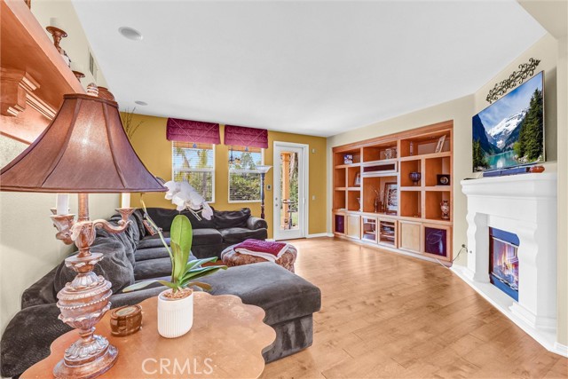 26816 Wyatt Lane, Stevenson Ranch CA: https://media.crmls.org/medias/2d3eabc3-7f50-4c60-8fcc-82d29e3edd71.jpg