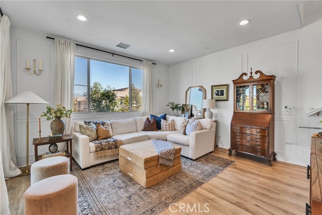 Detail Gallery Image 10 of 23 For 8367 Explorer, Chino,  CA 91708 - 3 Beds | 2/1 Baths