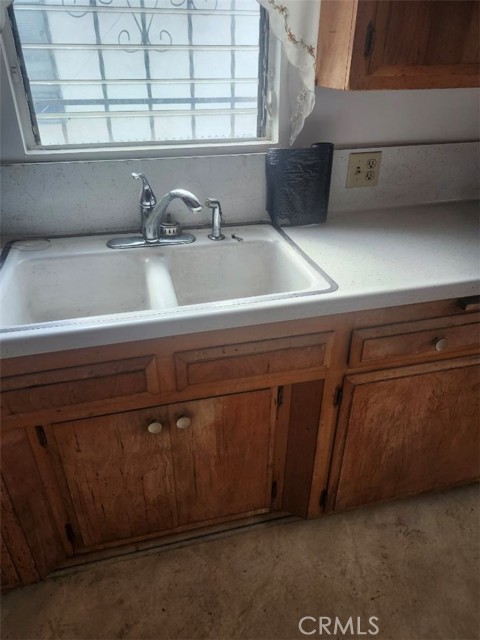 437 W 81st Street, Los Angeles CA: https://media.crmls.org/medias/2d3ec26e-cecc-40a4-abf1-338700d8d49c.jpg