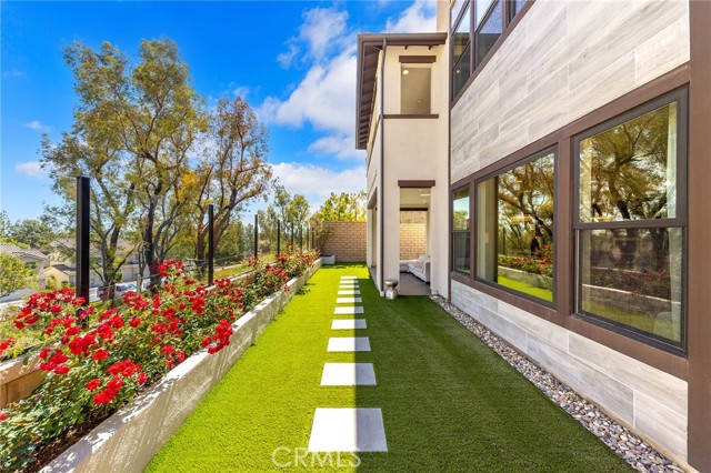 Detail Gallery Image 58 of 75 For 27 Alessio, Lake Forest,  CA 92630 - 5 Beds | 4/2 Baths