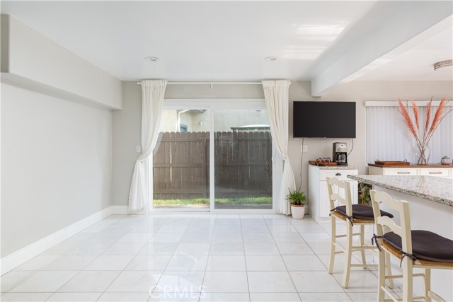 Detail Gallery Image 14 of 25 For 16871 Saybrook Ln, Huntington Beach,  CA 92649 - 3 Beds | 2/1 Baths