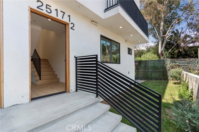 Detail Gallery Image 7 of 27 For 2517 Alsace #1/2,  Los Angeles,  CA 90016 - 3 Beds | 4 Baths