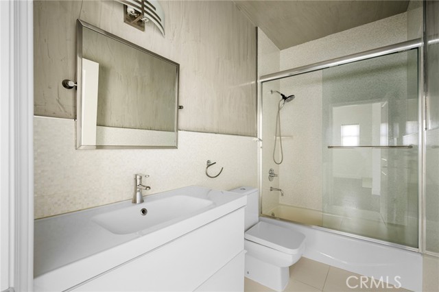 Detail Gallery Image 24 of 29 For 750 E Orange Grove Ave, Burbank,  CA 91501 - 3 Beds | 3 Baths