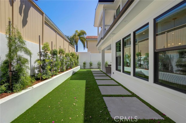 Detail Gallery Image 37 of 71 For 1157 8th St, Manhattan Beach,  CA 90266 - 5 Beds | 5/1 Baths