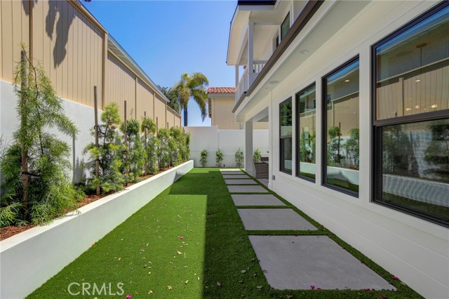 1157 8th Street, Manhattan Beach, California 90266, 5 Bedrooms Bedrooms, ,5 BathroomsBathrooms,Residential,For Sale,8th,SB24074653