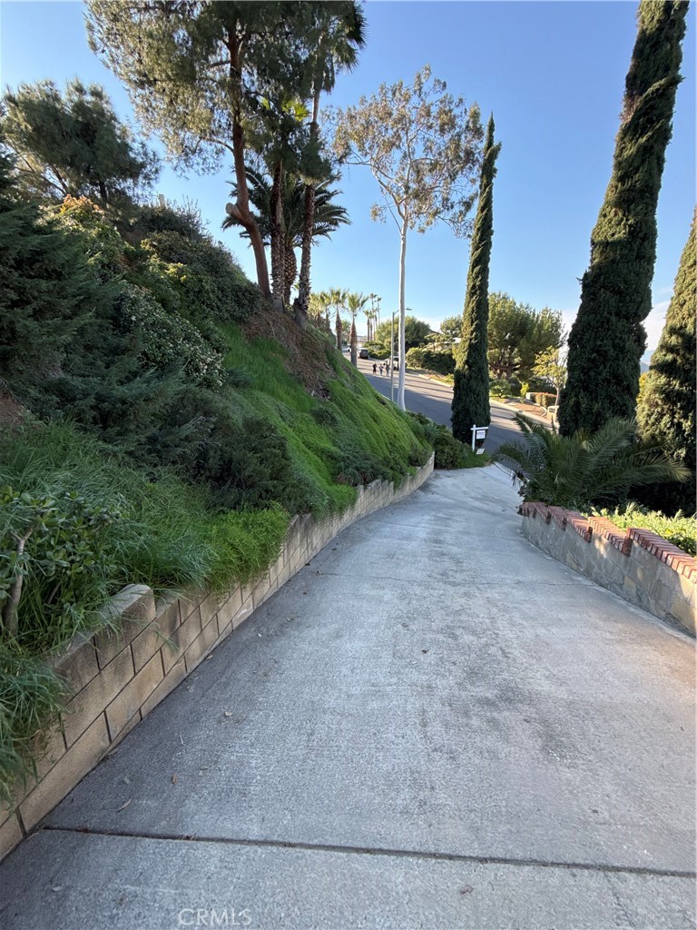 https://media.crmls.org/medias/2d41993e-2306-4f58-b811-ff1f6a0a3d85.jpg?preset=X-Large