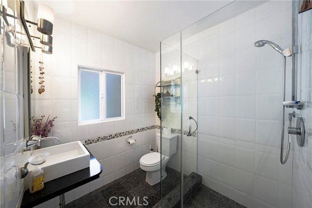 Detail Gallery Image 34 of 56 For 10707 Rochester, Los Angeles,  CA 90024 - 3 Beds | 3 Baths