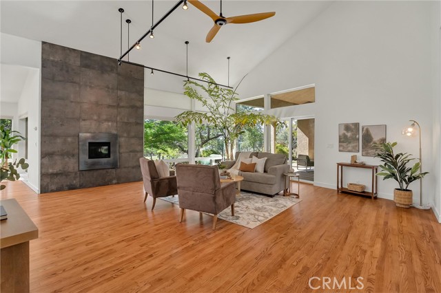 Detail Gallery Image 11 of 73 For 189 Indian Cliffs Drive, Chico,  CA 95973 - 3 Beds | 3/1 Baths