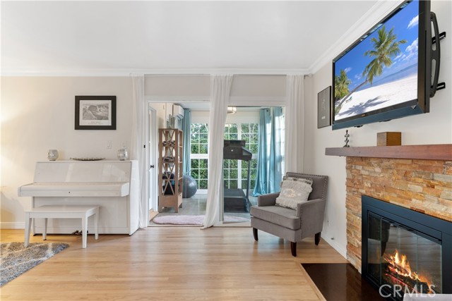 6115 Van Noord Avenue, Valley Glen CA: https://media.crmls.org/medias/2d427df6-83d2-467c-aac9-fc4bd480f6e3.jpg