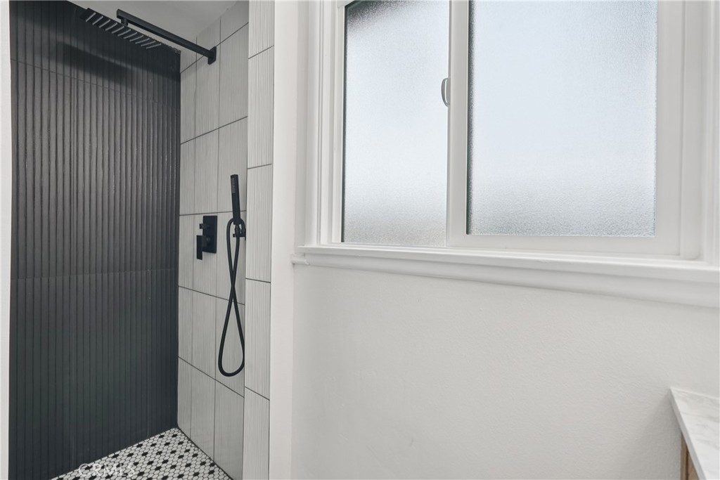 https://media.crmls.org/medias/2d429a0b-03f4-4e65-9d04-9bc6571f440d.jpg?preset=X-Large