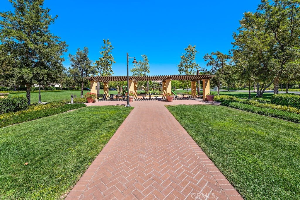 https://media.crmls.org/medias/2d42e255-b866-475e-9ba9-df00d6bb5b80.jpg?preset=X-Large