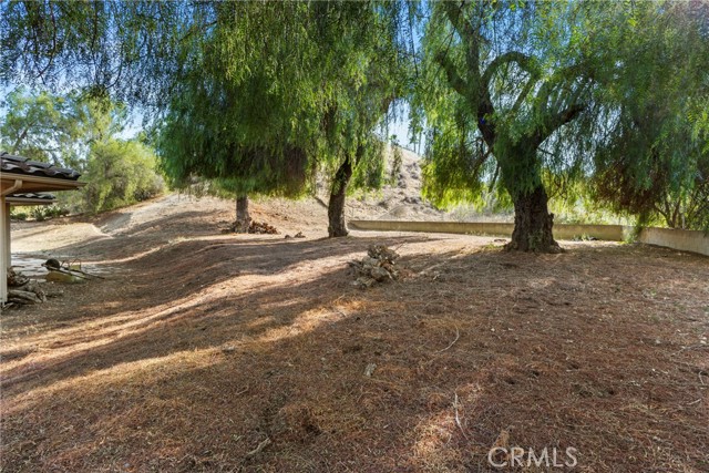 14511 Pine Court, Riverside CA: https://media.crmls.org/medias/2d442734-a1c1-4e1d-8d2f-44ffb9ad39b0.jpg