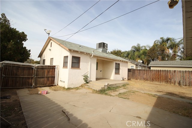 Detail Gallery Image 14 of 18 For 1602 Hurrle St, Bakersfield,  CA 93308 - 2 Beds | 1 Baths