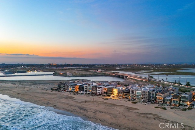 105 A Surfside Avenue, Surfside CA: https://media.crmls.org/medias/2d44a834-3101-41a7-9a21-46e931c28587.jpg