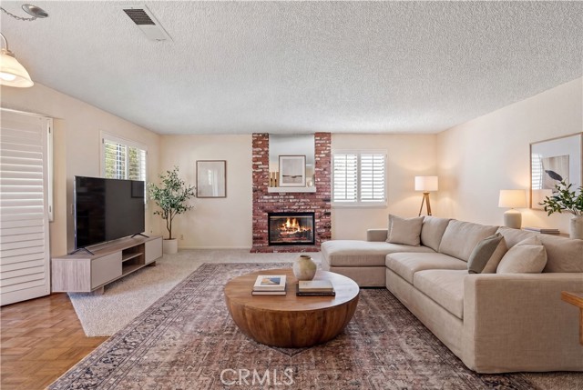 Detail Gallery Image 15 of 33 For 2859 W Avenue J9, Lancaster,  CA 93536 - 3 Beds | 3 Baths