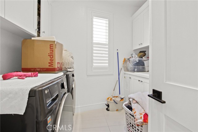 208 Ocean Place, Seal Beach CA: https://media.crmls.org/medias/2d451b54-6317-41e3-8116-851a398f8dc7.jpg