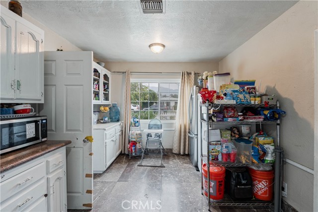 Detail Gallery Image 9 of 43 For 442 N Victoria, San Jacinto,  CA 92583 - 3 Beds | 2/1 Baths